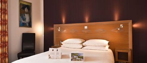 Desk, free WiFi, bed sheets