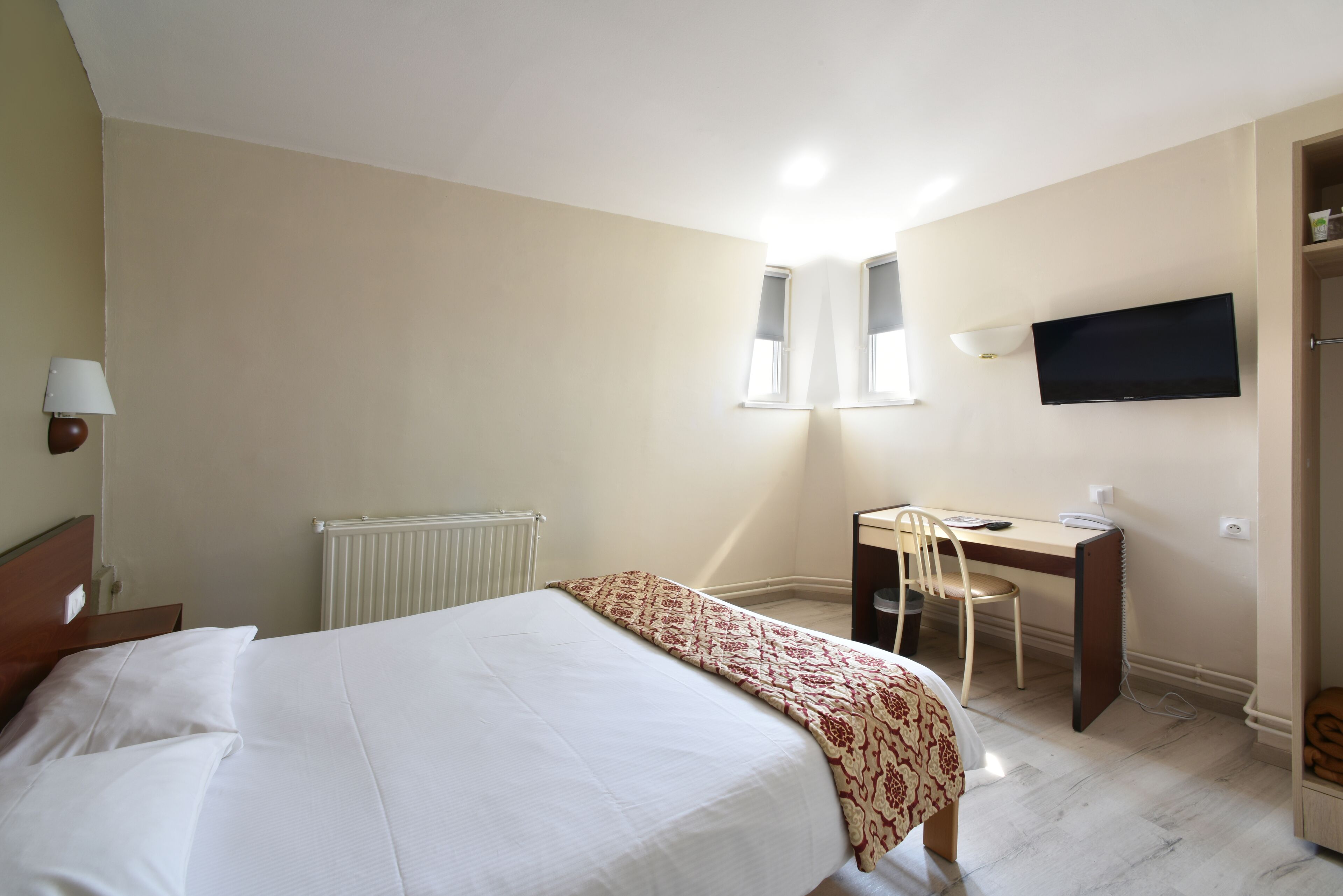 basic double or twin room | bathroom | free toiletries, hair dryer, towels