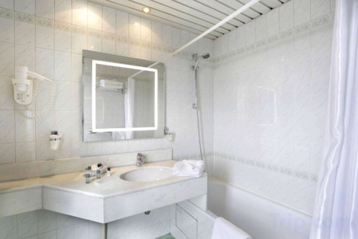 Baño | Amenidades de baño gratuitas, secadora de cabello, toallas 