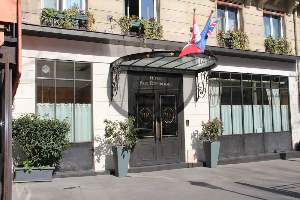 Hotel The Originals Paris Paix République