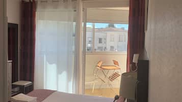 Chambre Double | Bureau, Wi-Fi gratuit, draps fournis