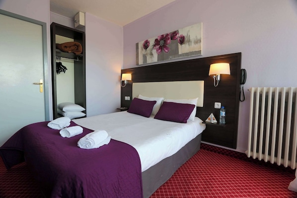 Desk, free WiFi, bed sheets, wheelchair access
