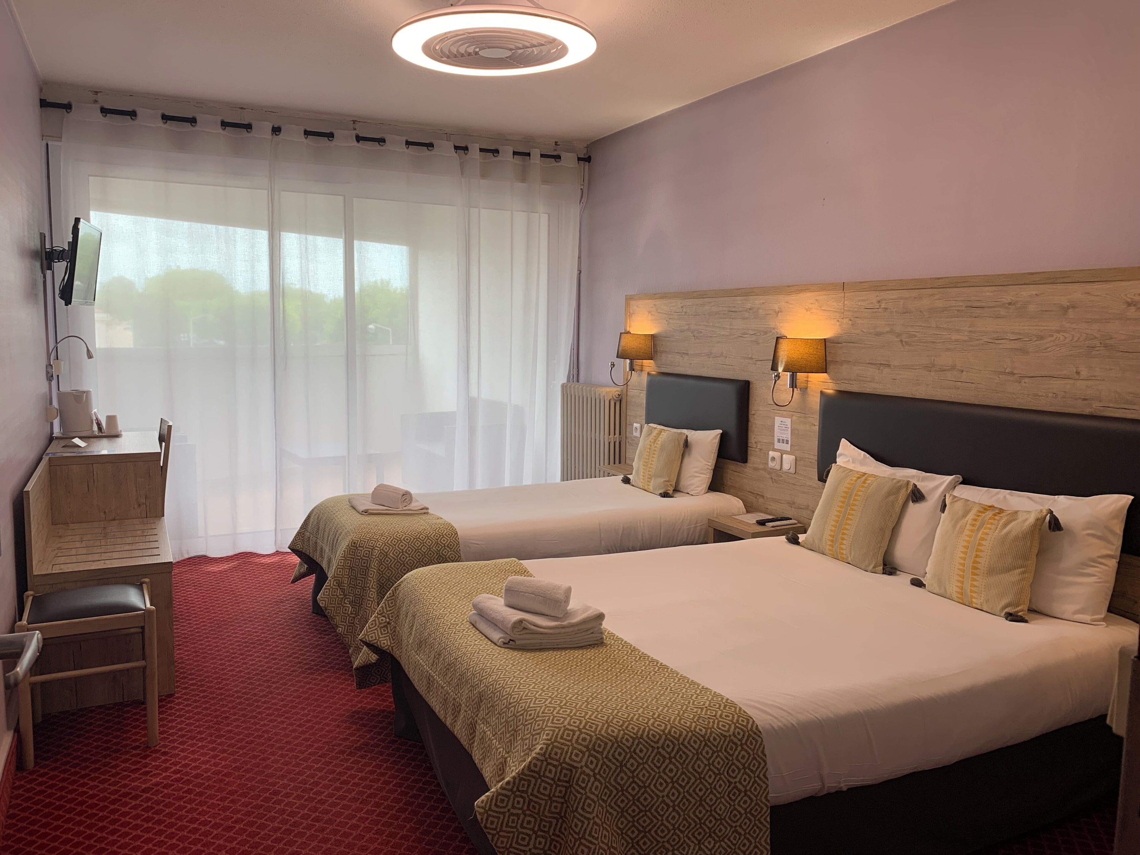 ห้องทริปเปิล | โต๊ะทำงาน, Wi-Fi ฟรี, ผ้าปูที่นอน, ทางสำหรับรถเข็น