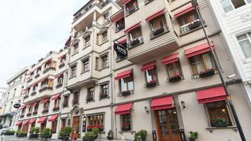 Fachada de la propiedad