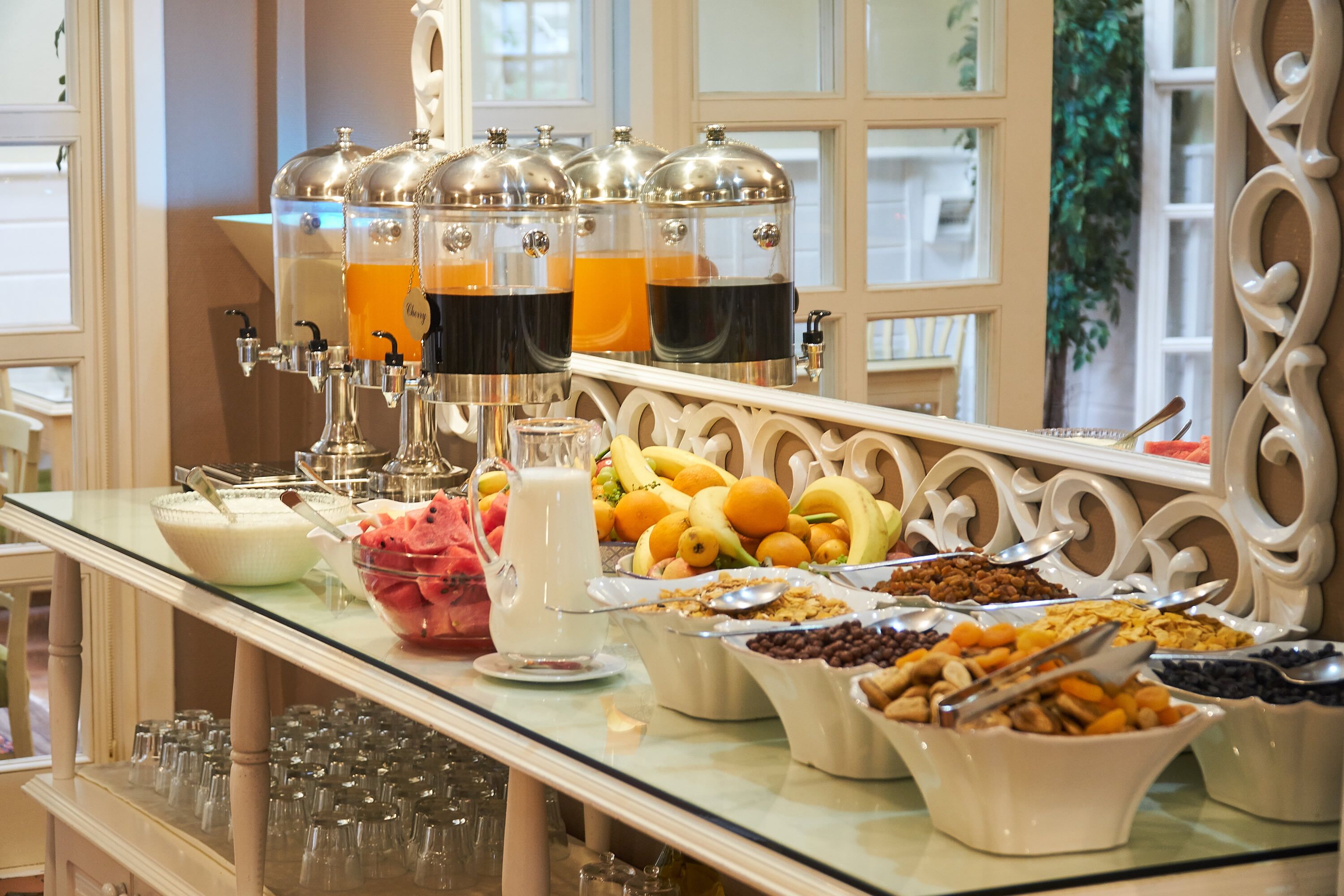 Desayuno bufé gratuito y diario