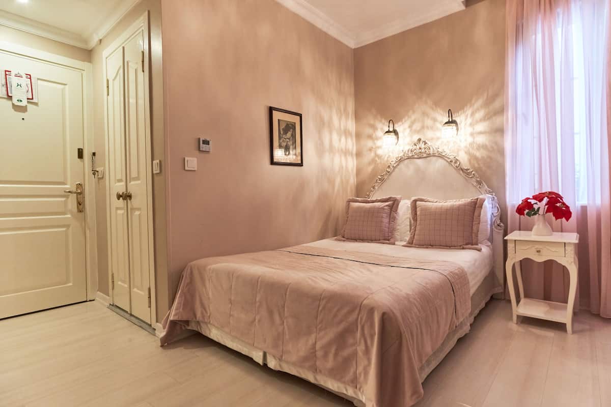 Premium bedding, down comforters, Select Comfort beds, minibar