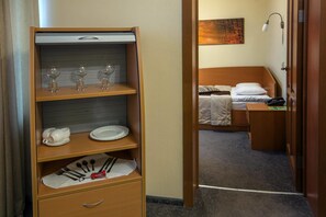 Comfort Single Room (Plus) | In-room safe, iron/ironing board, free WiFi