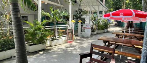 Snack bar