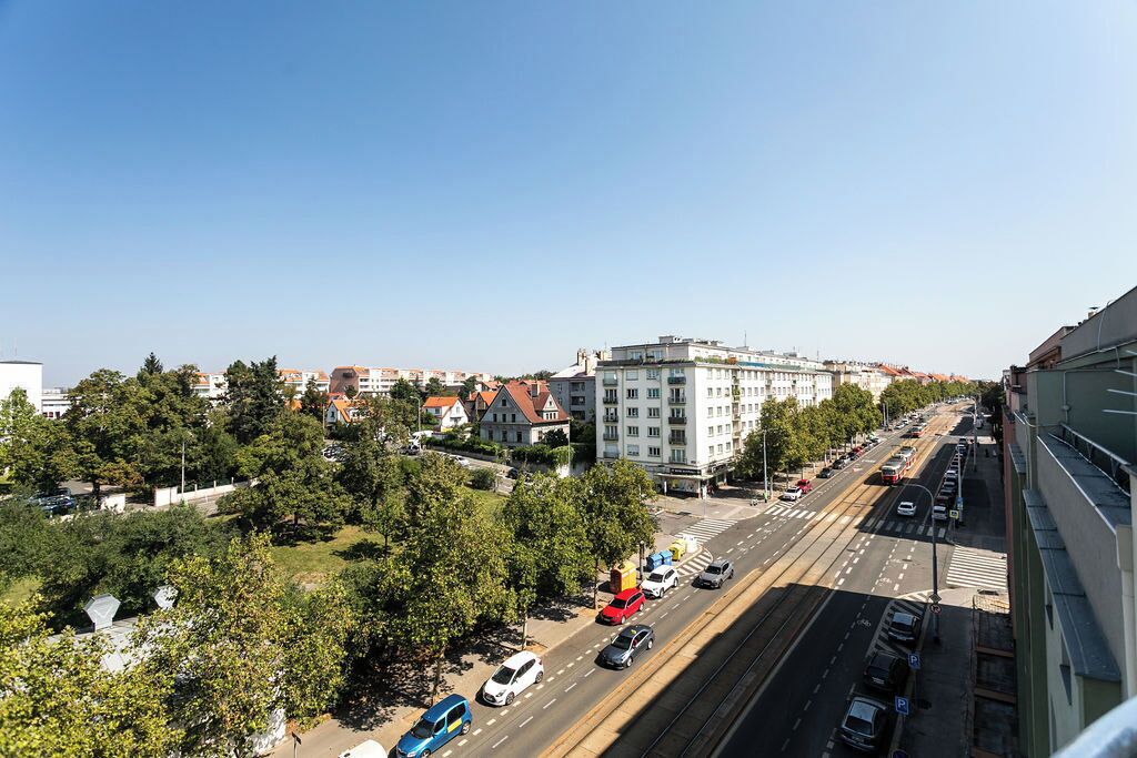 triple room | 1 bedroom, in-room safe, desk, blackout curtains