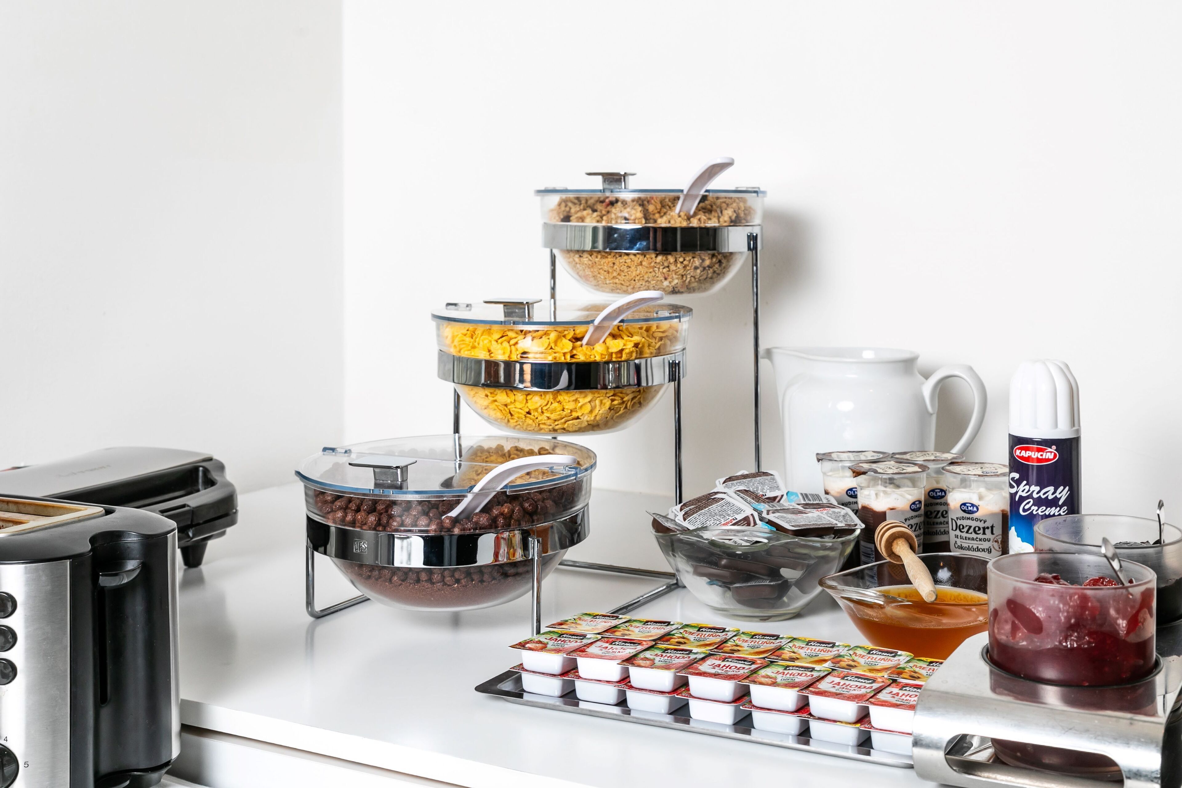 Daily buffet breakfast (CZK 300 per person)