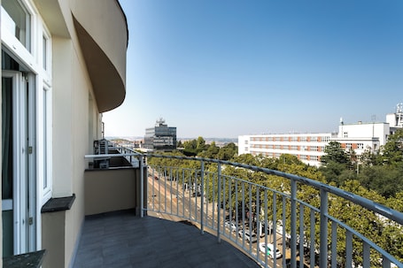 ์ธ๋ถ ์ธ๋ถ ์ฌ์ง