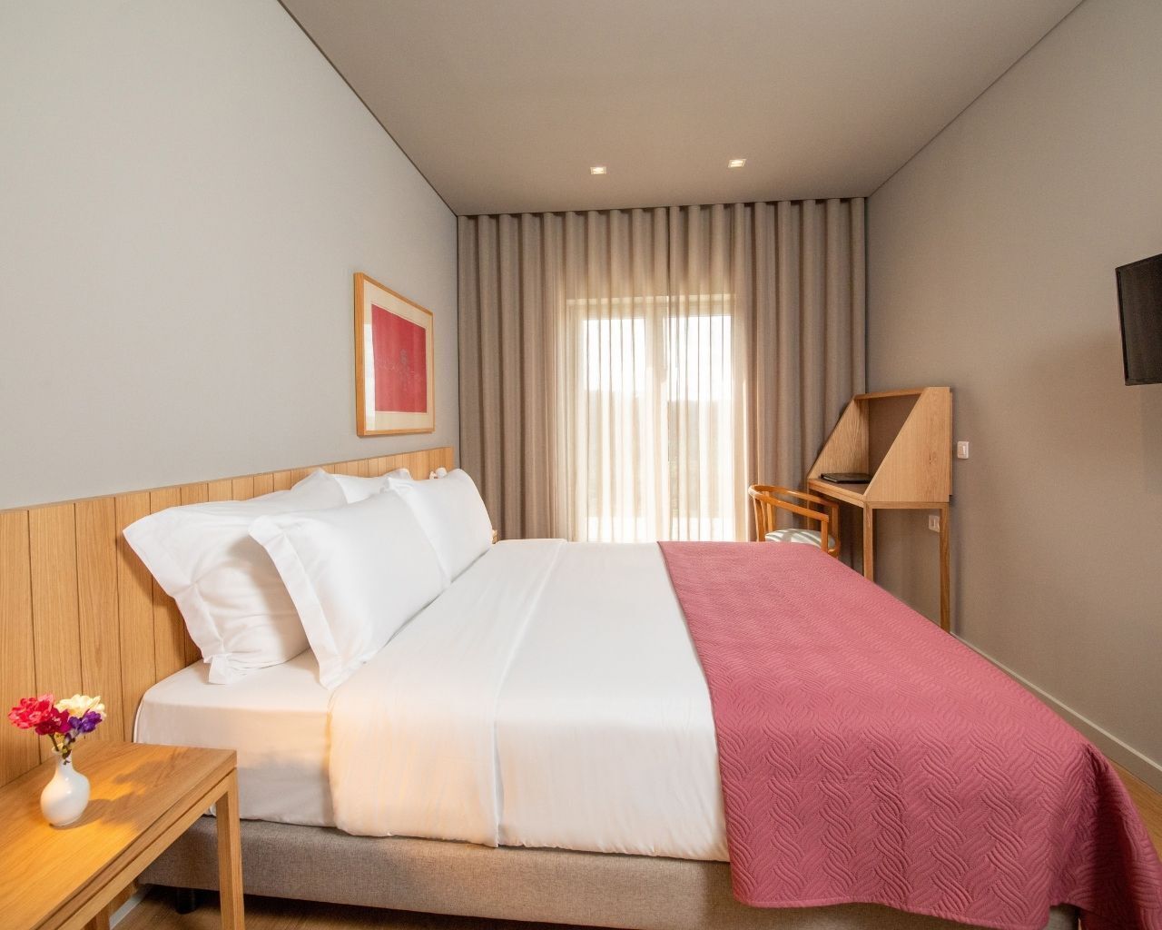 Minibar, in-room safe, desk, free WiFi