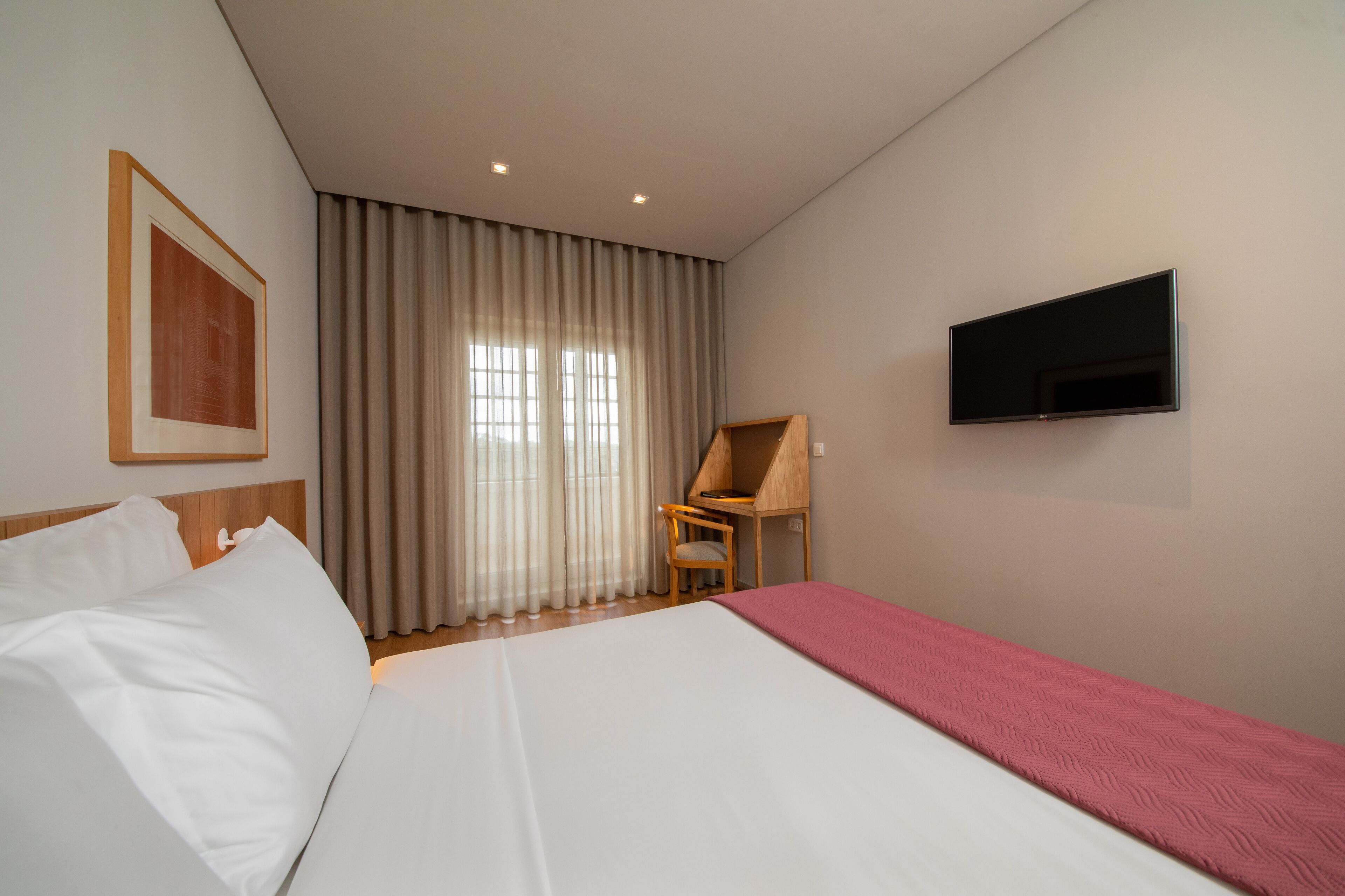 Minibar, in-room safe, desk, free WiFi