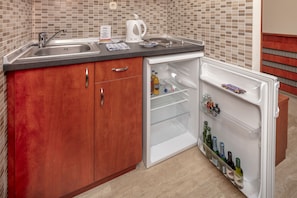 Deluxe Studio Triple | Minibar