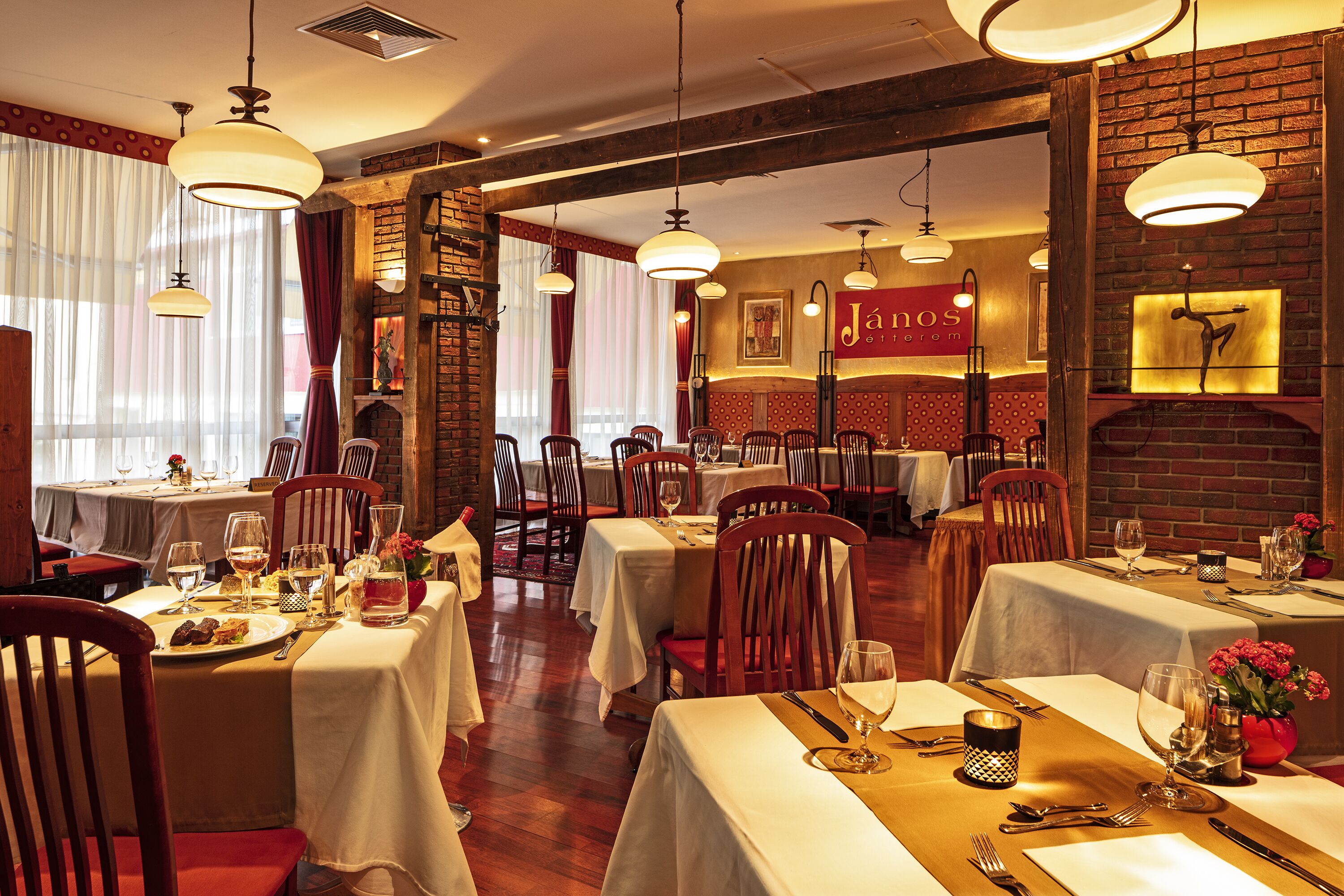 breakfast, lunch and dinner served