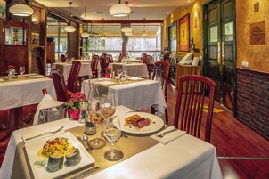 Σερβίρεται πρωινό, μεσημεριανό και βραδινό