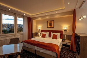 Deluxe Studio Double | Minibar, caja fuerte, escritorio y cortinas opacas