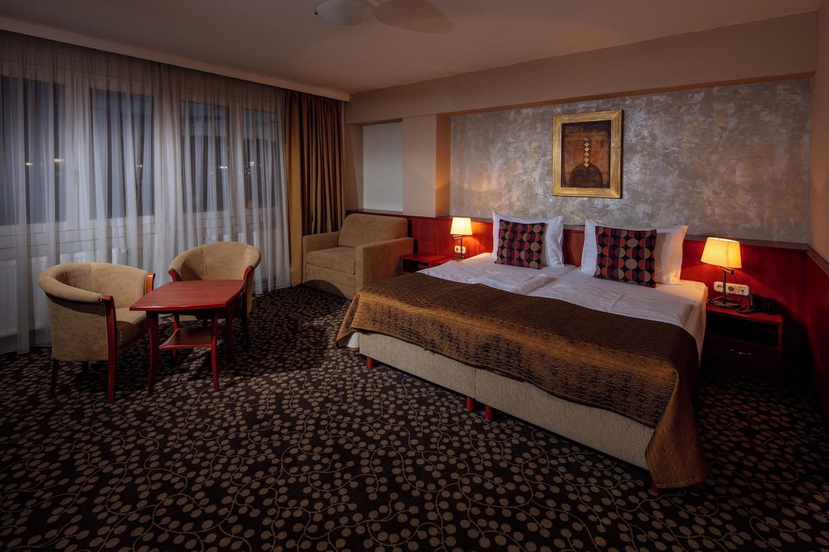 Minibar, in-room safe, desk, blackout curtains