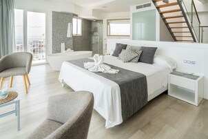 Muebles diferentes, escritorio, cortinas blackout y cunas 