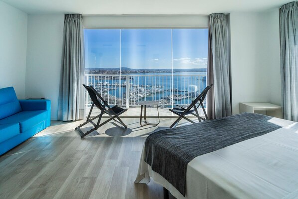 Individually furnished, desk, blackout curtains, cots/infant beds