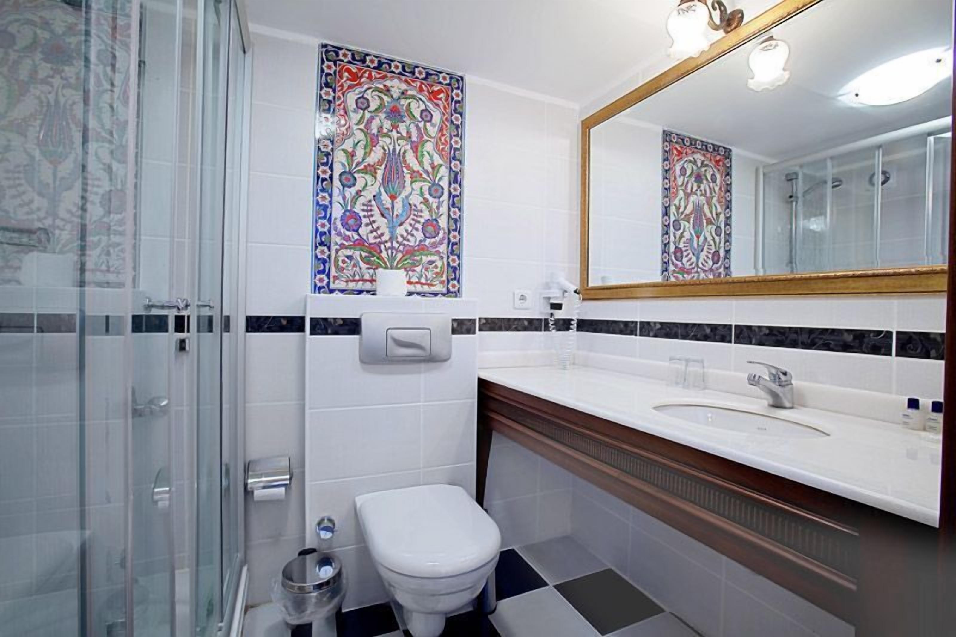 Photo - Hippodrome Hotel