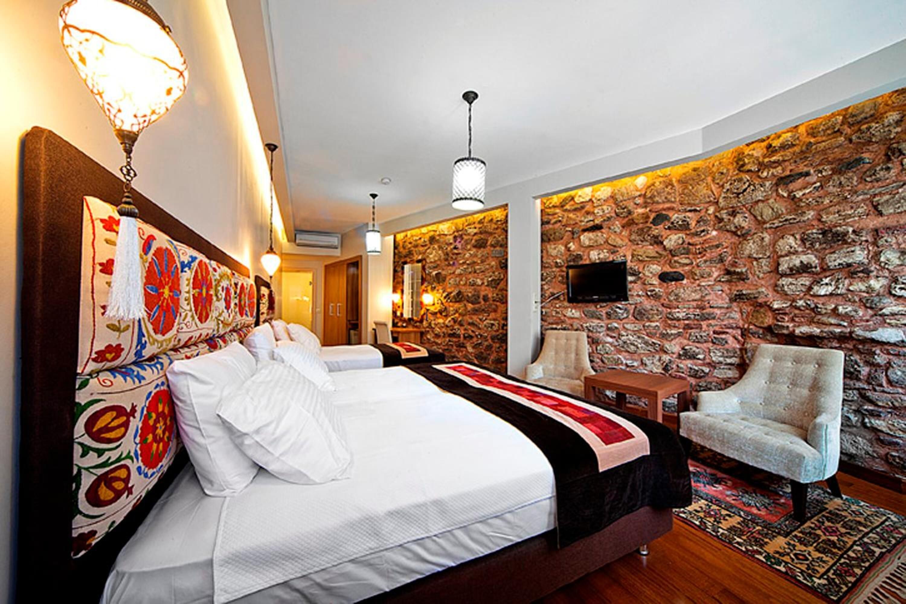 Photo - Hippodrome Hotel