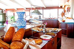 Breakfast served - Hippodrome Hotel (Istanbul)