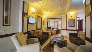 Unclassified image, 2 of 35, button - Hippodrome Hotel (Istanbul)