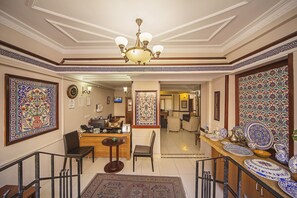 Interior entrance - Hippodrome Hotel (Istanbul)
