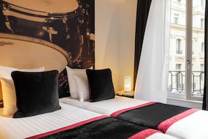 Family Quadruple Room (Deux chambres doubles communicantes) | Premium bedding, minibar, in-room safe, desk