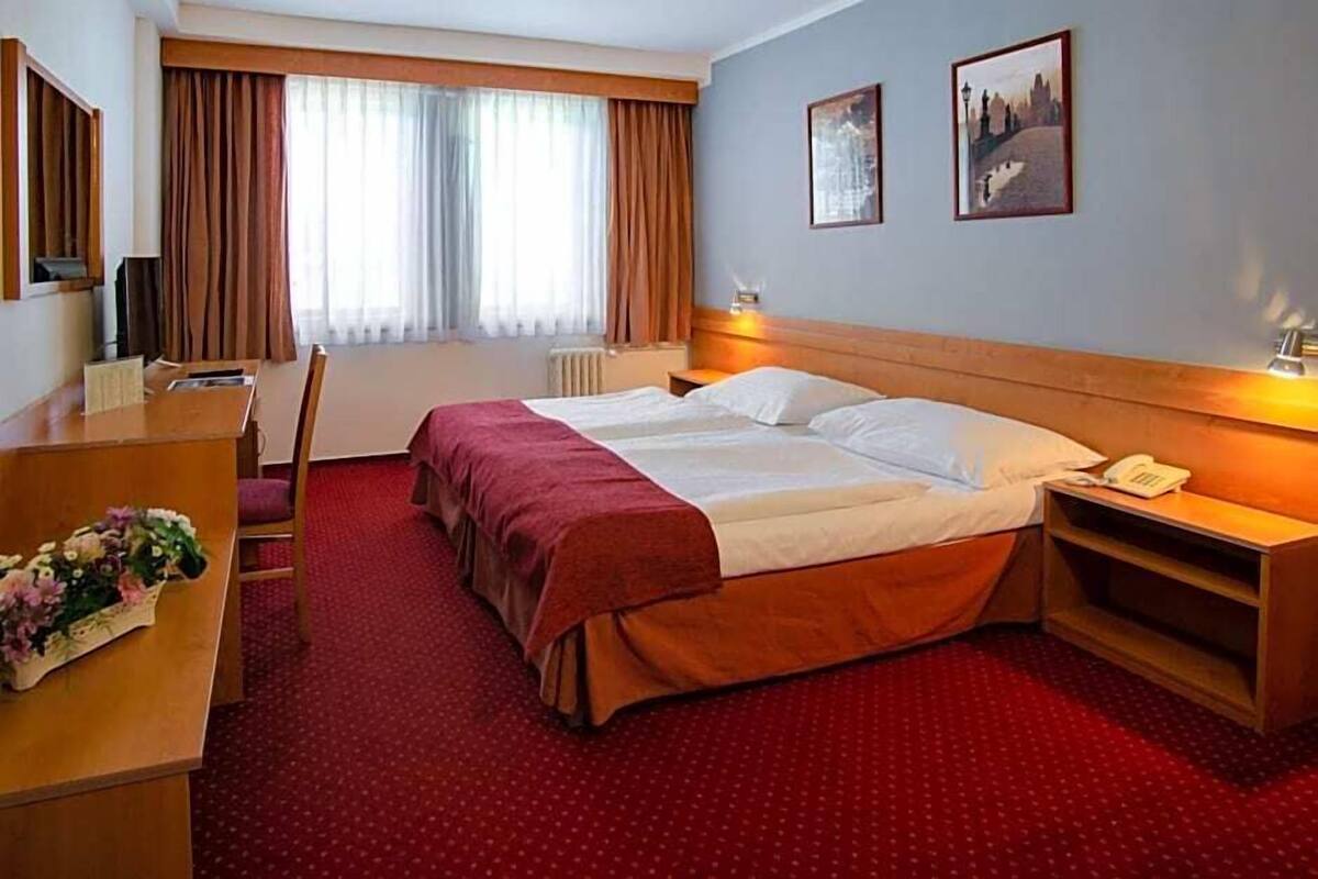 Desk, WiFi (free), bed sheets
