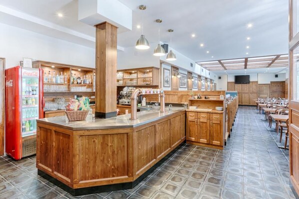 Café da manhã, almoço e jantar