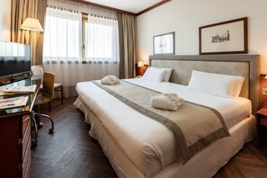 Down duvets, in-room safe, desk, laptop workspace - Hotel Catullo (San Martino Buon Albergo)