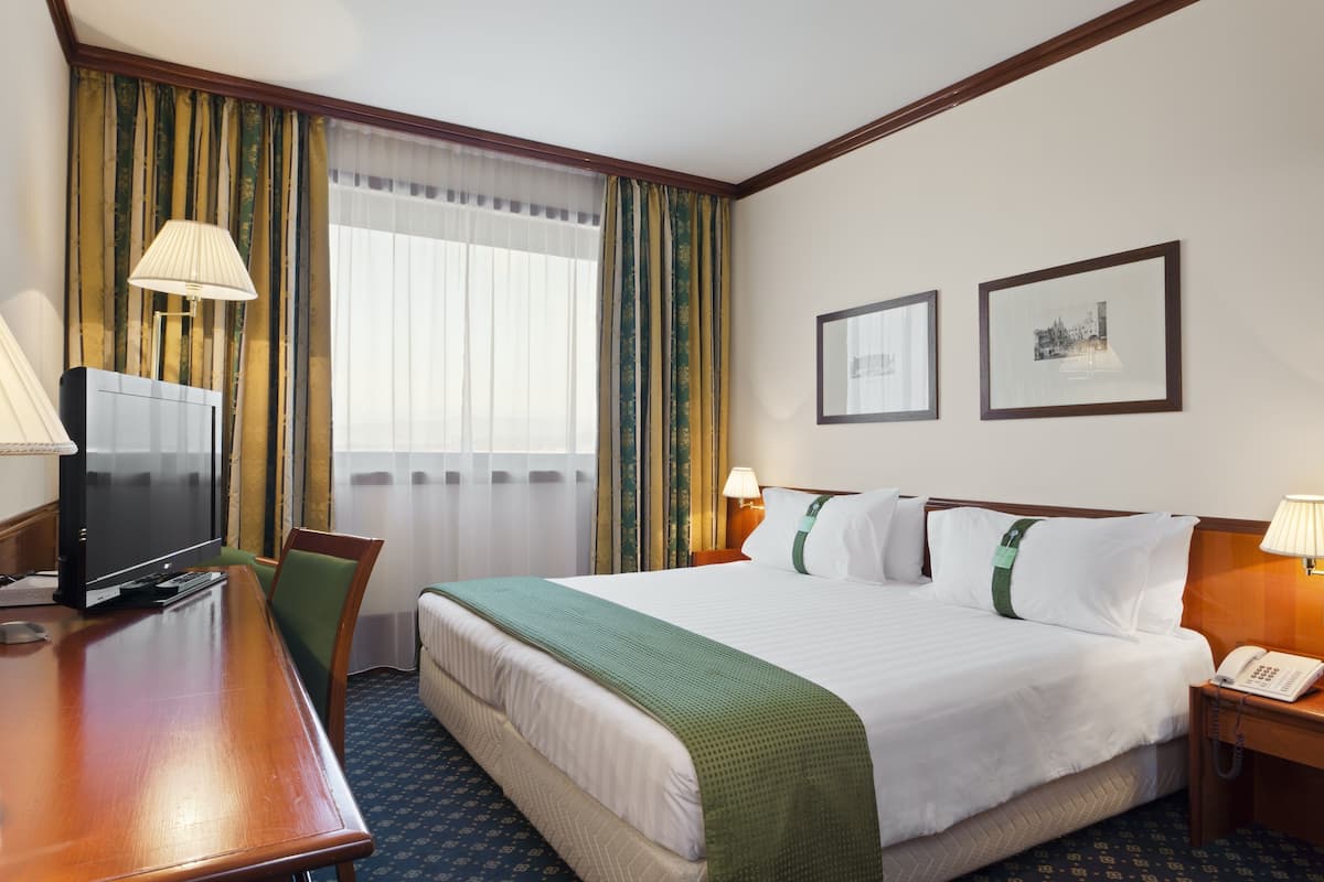 Down duvets, minibar, in-room safe, individually furnished