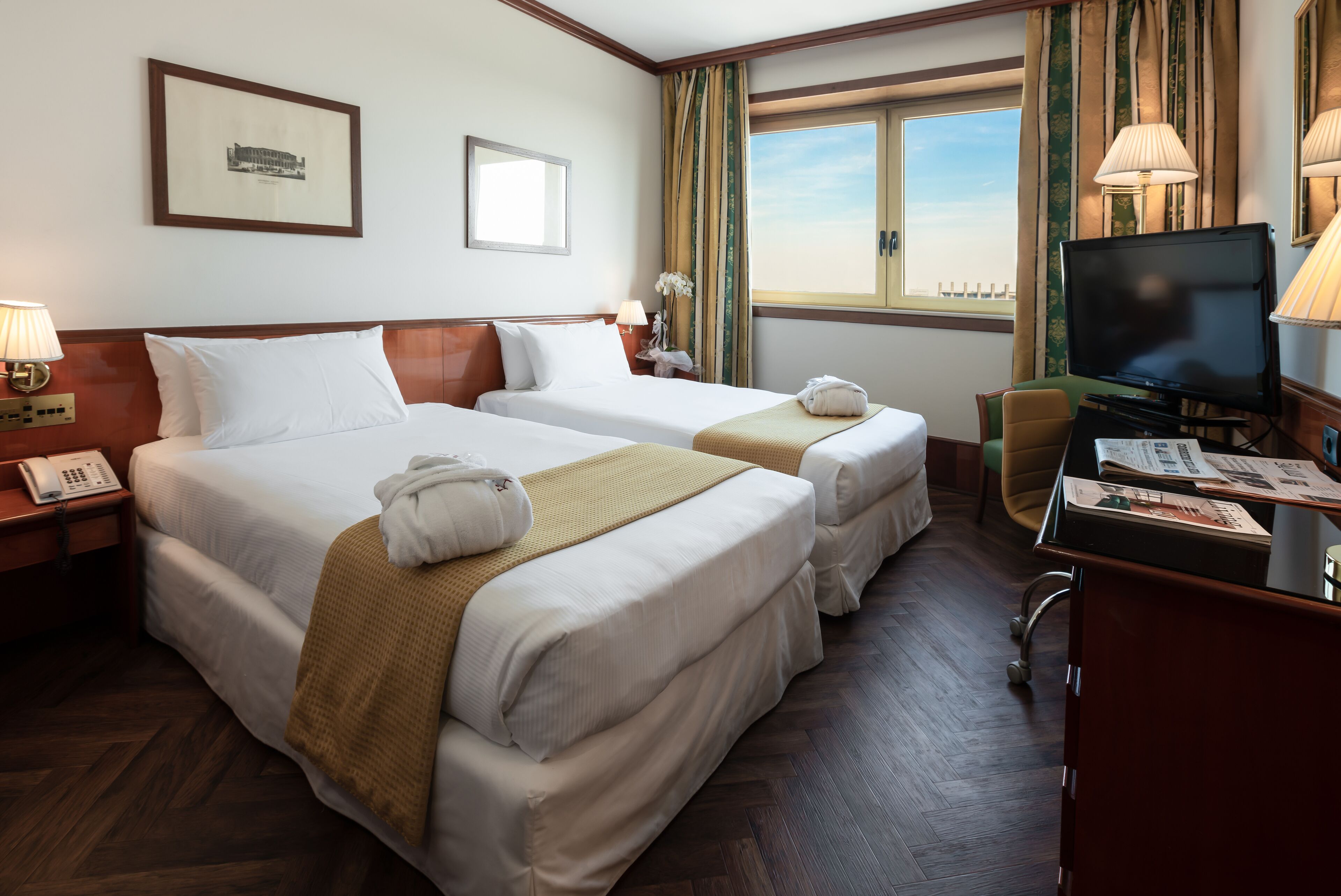 family room with 1 entrance per person to gardaland | 1 bedroom, down duvets, minibar, in-room safe