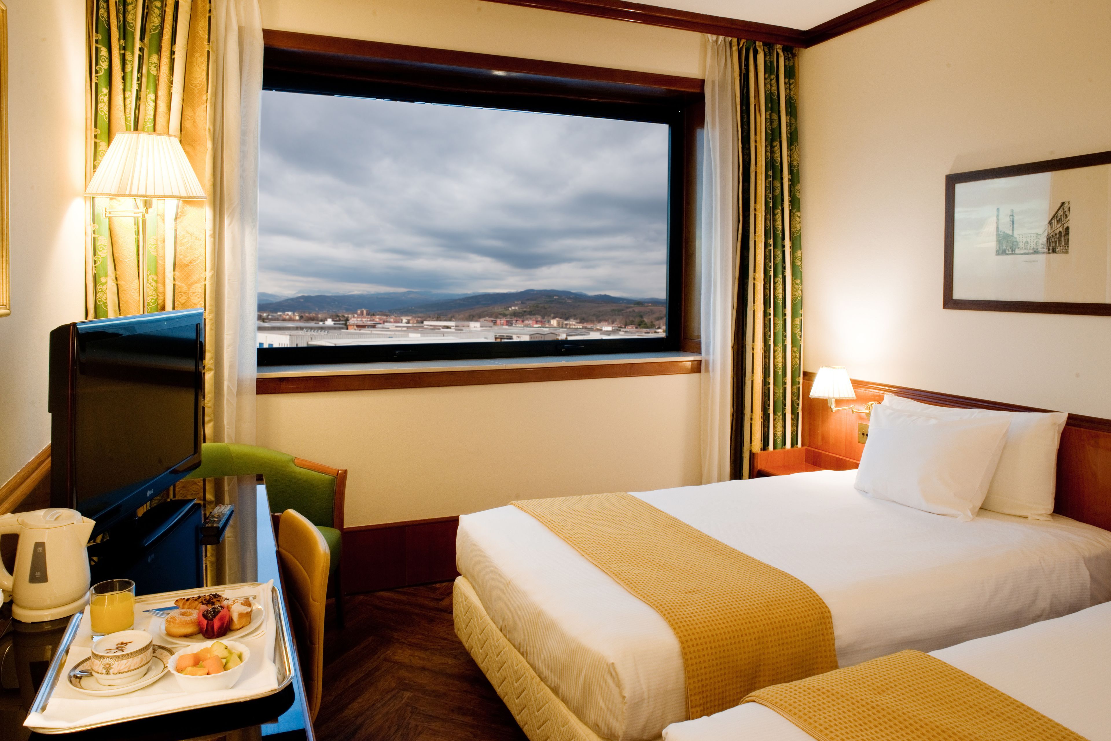 executive triple room | 1 bedroom, down duvets, minibar, in-room safe