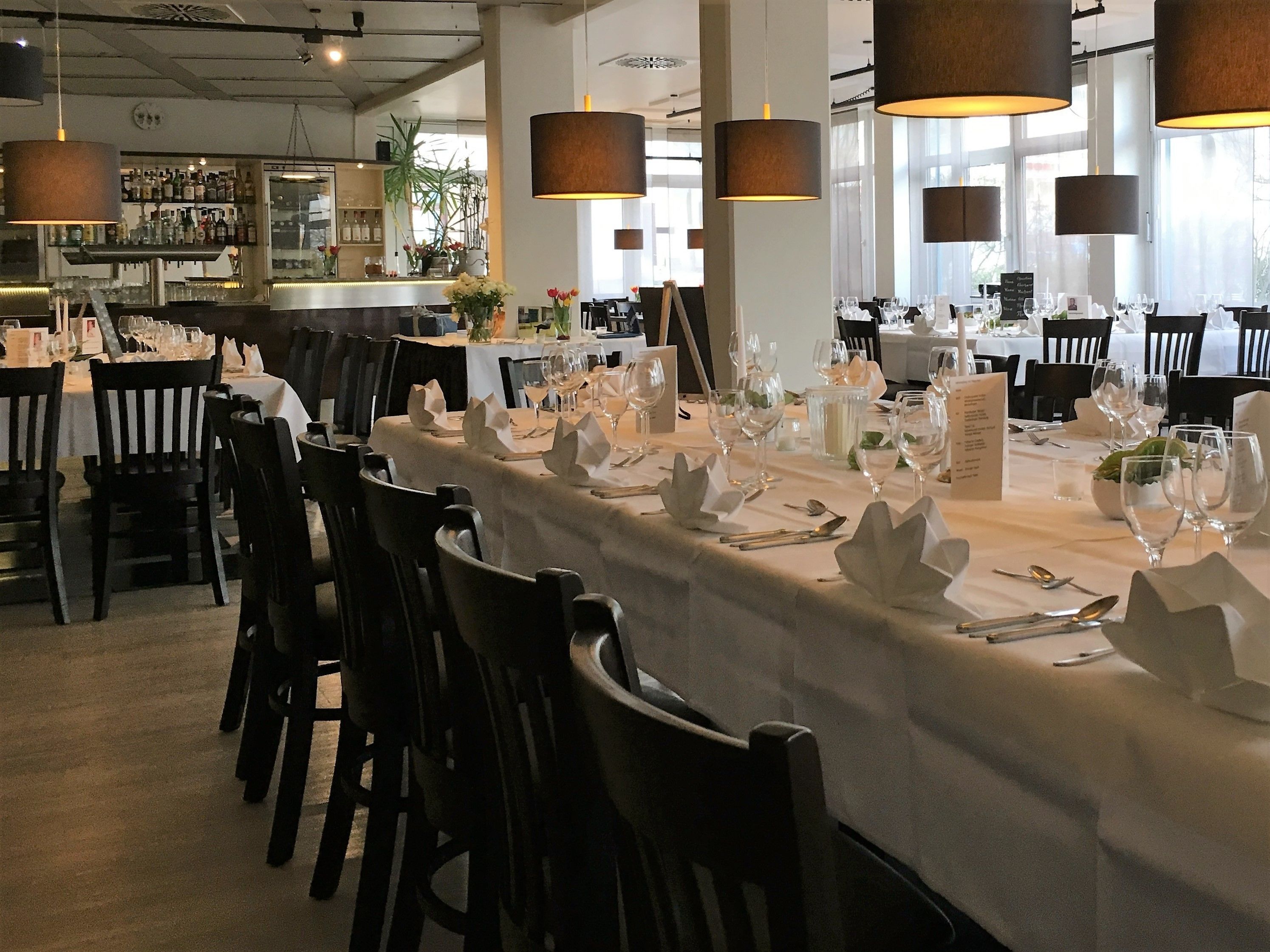 อาหารเช้าแบบบุฟเฟ่ต์ในวันธรรมดา (EUR 12 ต่อคน)