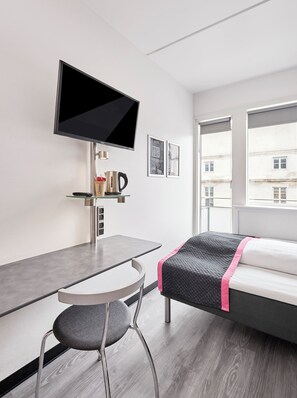 Standard+ 140 cm Queen Bed - CABINN City Hotel (Copenhagen)