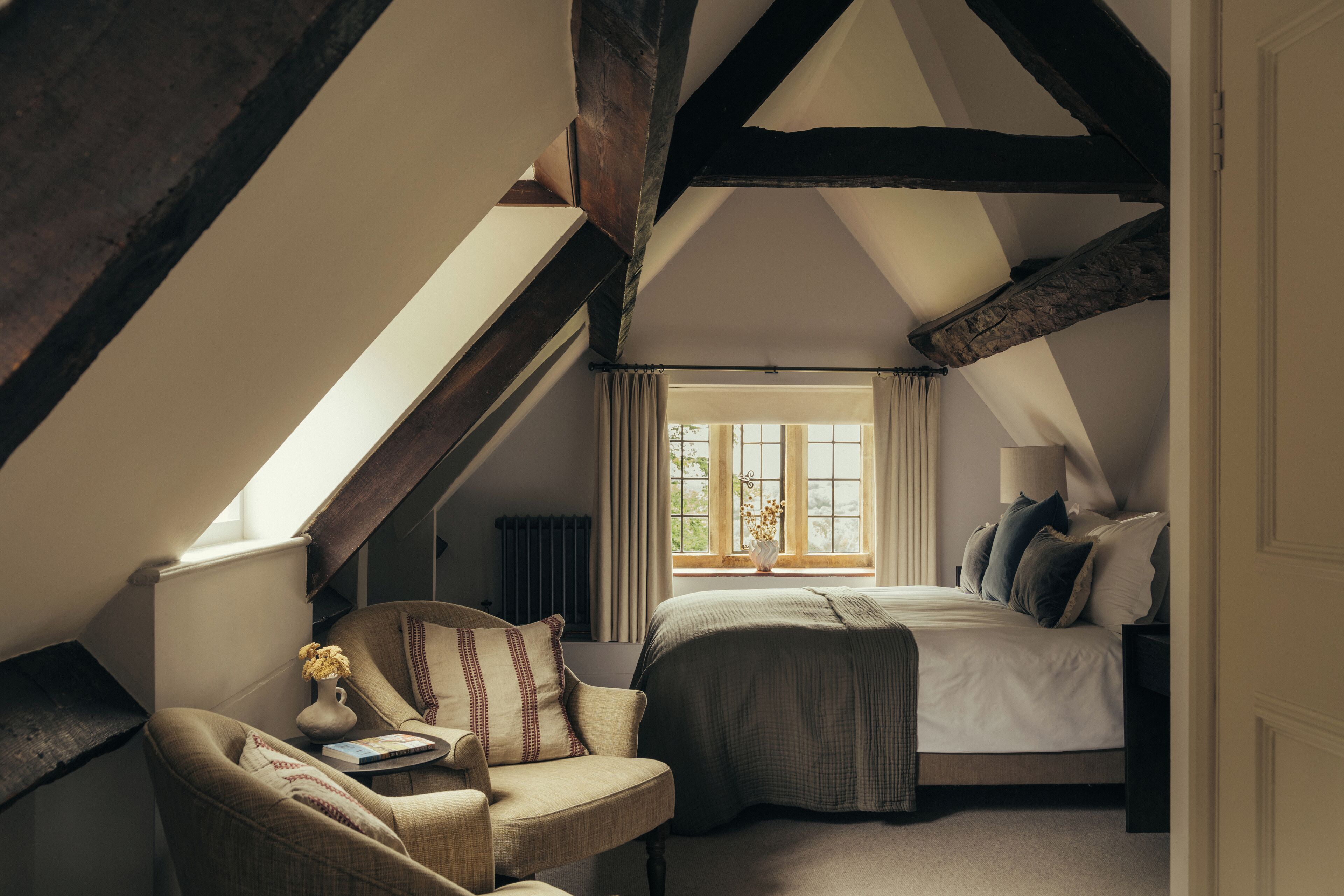 Ropa de cama de alta calidad y minibar 