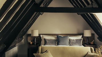 1 bedroom, premium bedding, minibar, in-room safe