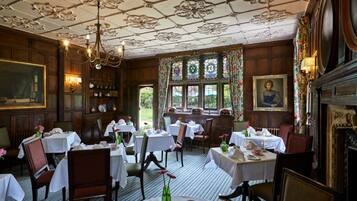 Der serveres morgenmad, frokost og aftensmad