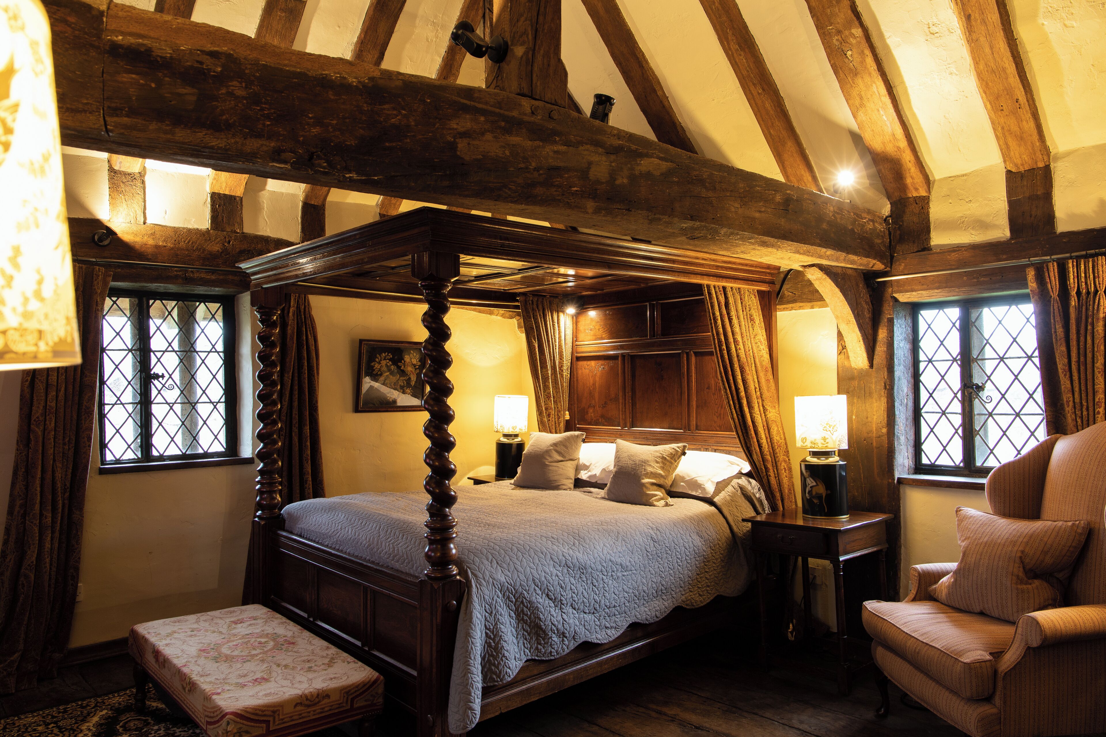 feature four poster room | hypo-allergenic bedding, in-room safe, individually decorated