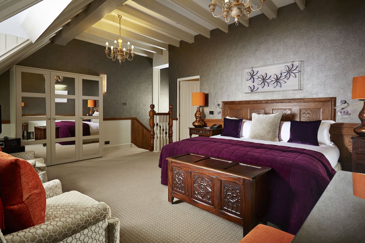 Suite | In-room safe, desk, blackout drapes, iron/ironing board