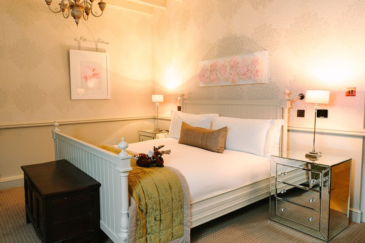 In-room safe, desk, blackout curtains, iron/ironing board