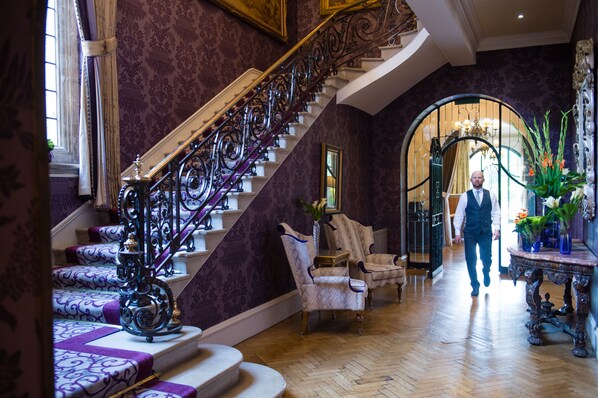 Unclassified image, 1 of 174, button - Pennyhill Park (Bagshot)