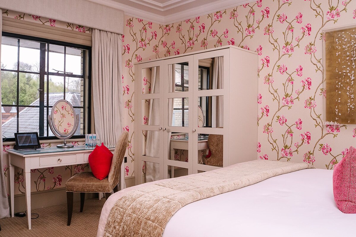 In-room safe, desk, blackout curtains, iron/ironing board