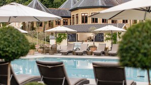 Outdoor dining - Pennyhill Park Hotel And Spa (Bagshot)