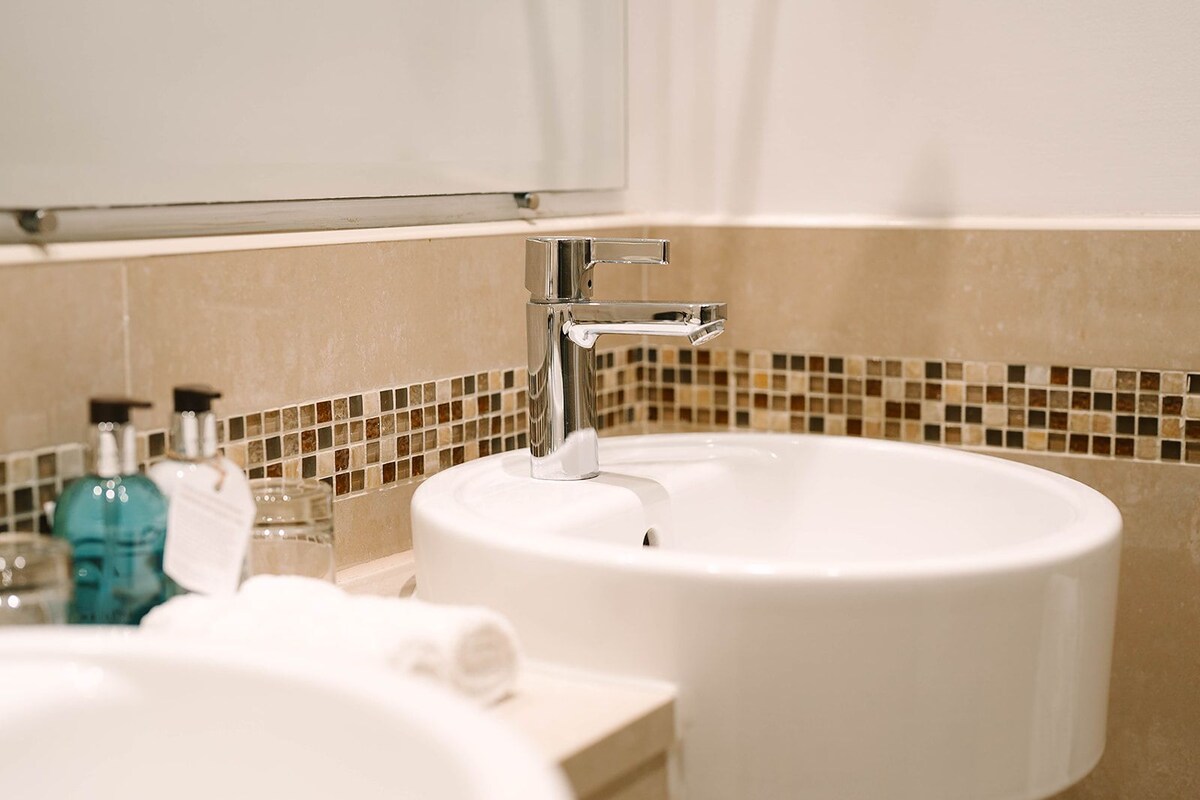 Signature Double Room, Non Smoking | Bathroom