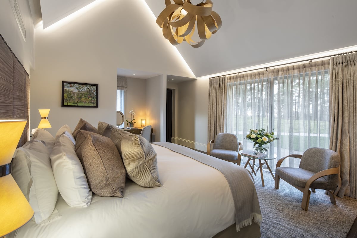 1 bedroom, premium bedding, minibar, in-room safe