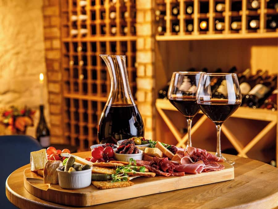 Breakfast, lunch, dinner served; British cuisine, garden views